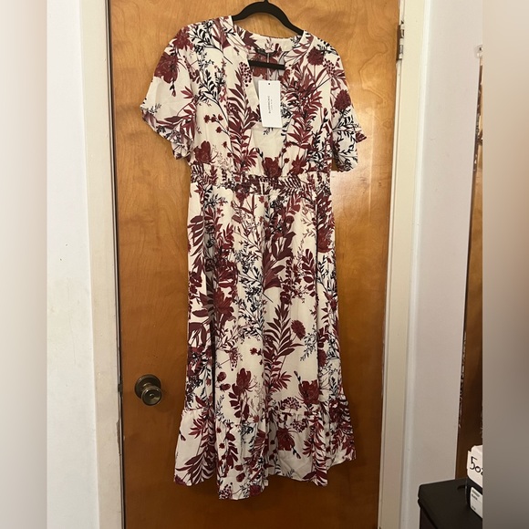 Rust ,cream, and black tropical floral dress. - Picture 5 of 8